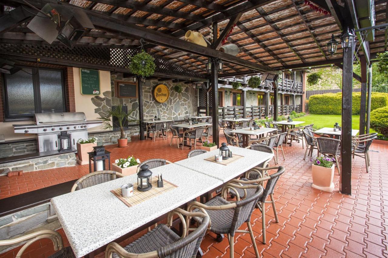Hotel El Greco Roznov pod Radhostem Bagian luar foto