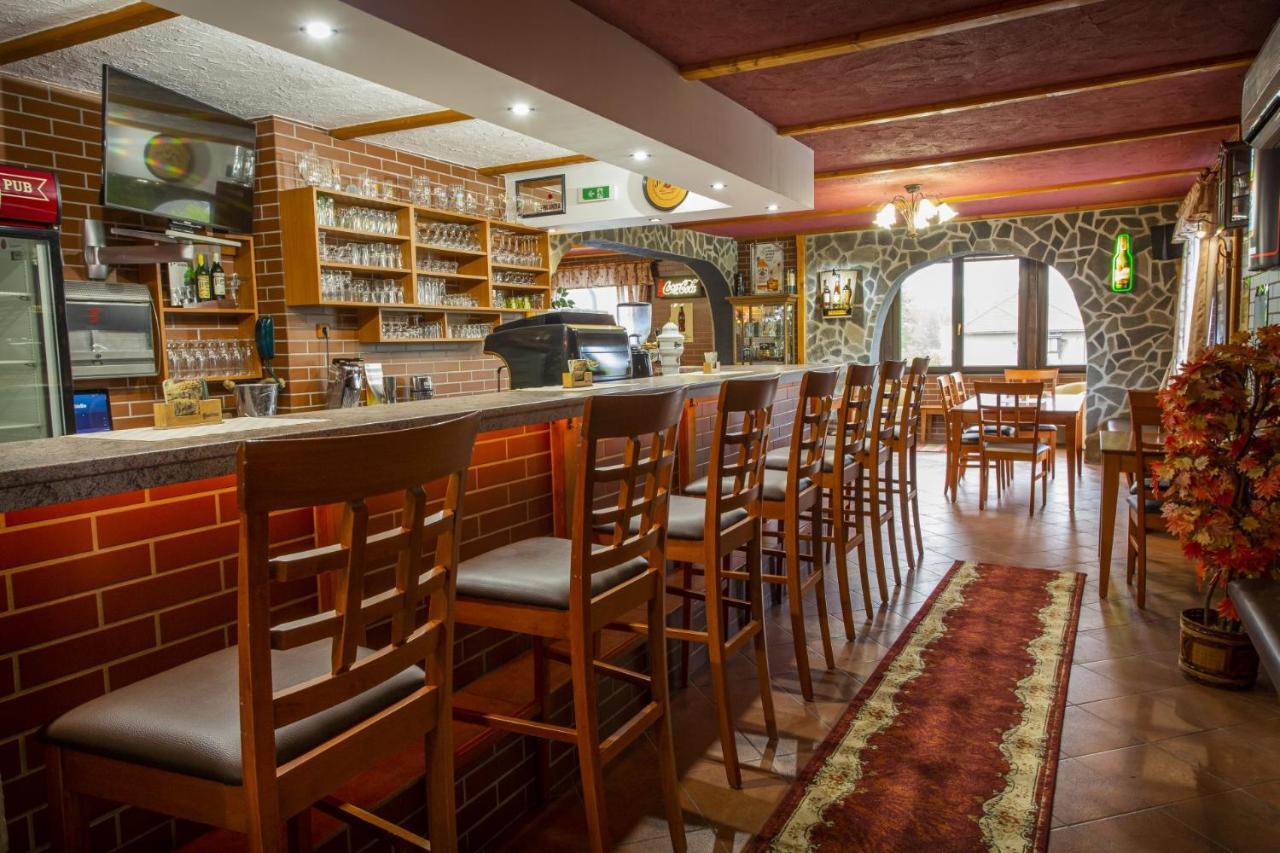 Hotel El Greco Roznov pod Radhostem Bagian luar foto