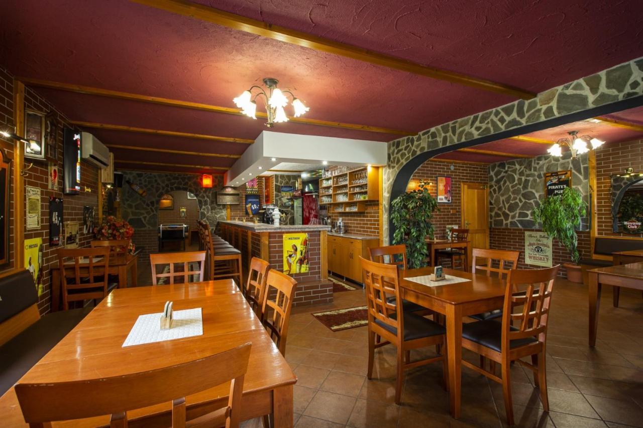Hotel El Greco Roznov pod Radhostem Bagian luar foto